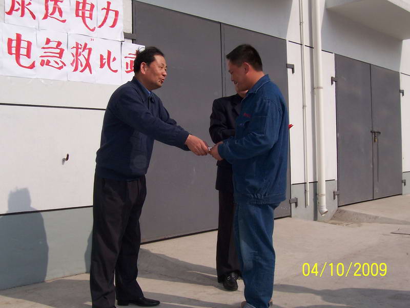 为比武获胜者颁奖